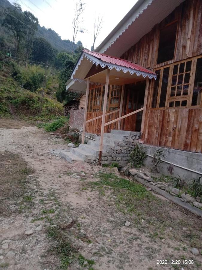 Log Cabin In The Woods Bed and Breakfast Gangtok Eksteriør billede